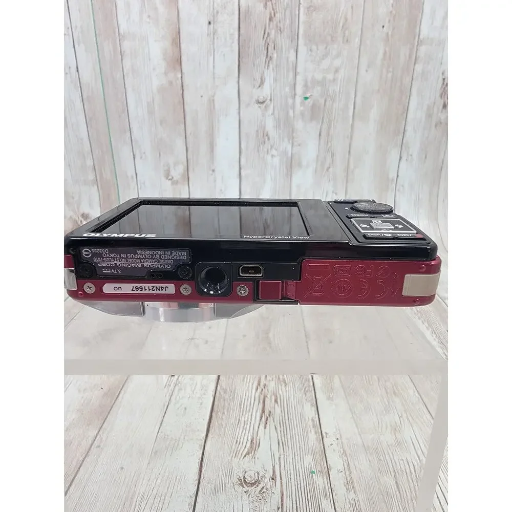 Olympus Stylus Red 7010 12MP Digital Camera 7x Optical Zoom W/Battery & Charger